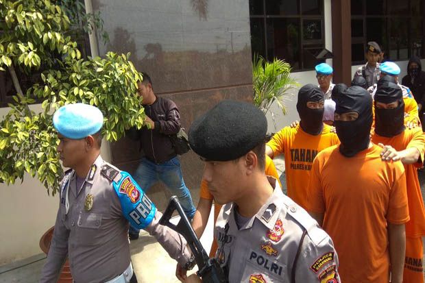 Edarkan Sabu, 8 Buruh Pabrik Ditangkap Polisi