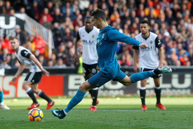 Ronaldo Pimpin Madrid Mengacak-acak Sarang Kelelawar Mestalla