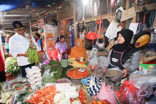 Kang Hasan Blusukan ke Pasar Tradisional di Pangandaran