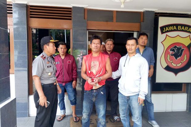 Ustaz di Bandung Dibunuh Tetangga yang Stres