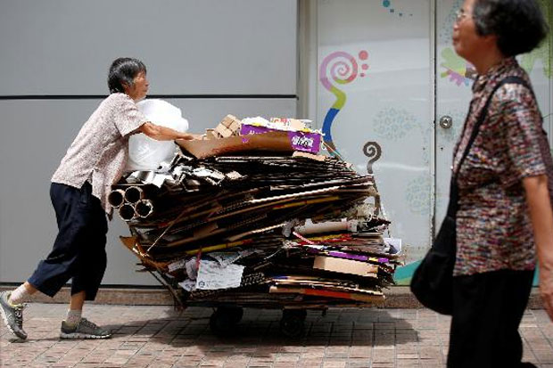Hong Kong Tenggelam dalam Gunung Sampah