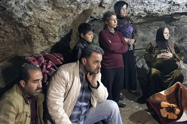 Bom-bom Turki Paksa Warga Kurdi Hidup dalam Gua
