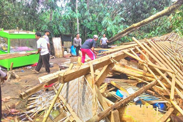 53 Rumah di Lampung Timur Rusak Diterjang Angin Puting Beliung