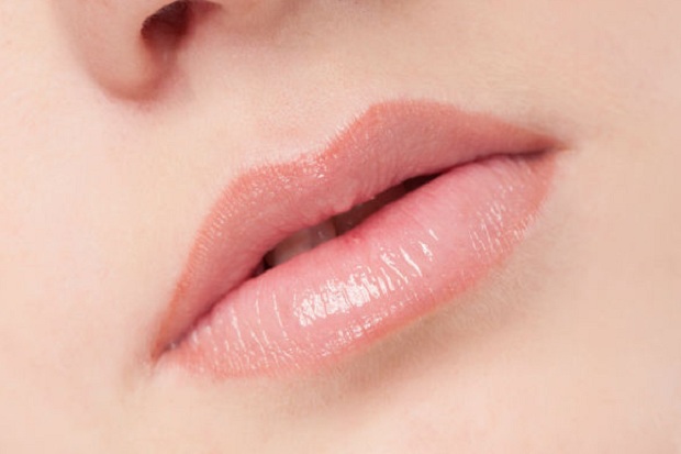 7 Solusi Efektif Hilangkan Bintik Putih pada Bibir