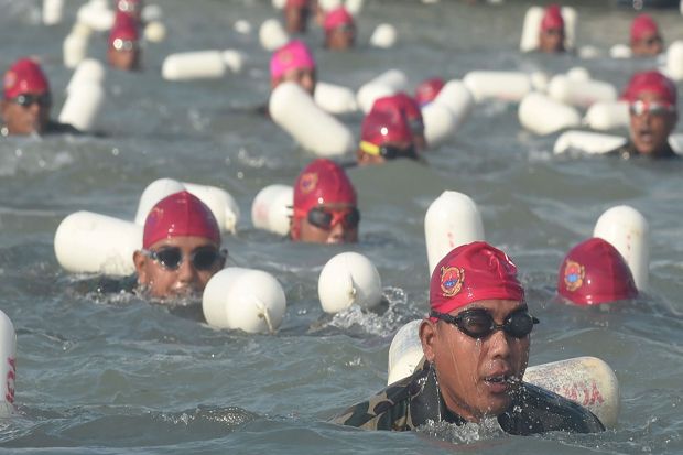 300 Marinir Akan Berenang 39 Km Taklukkan Selat Sunda