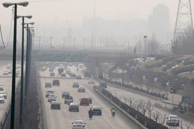 Polusi Udara Parah, Kabut Asap Selimuti Teheran
