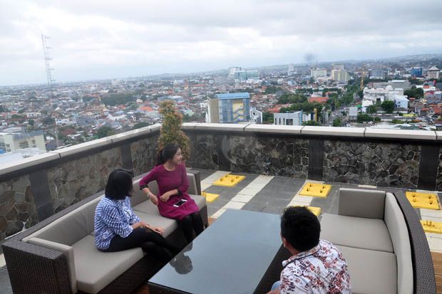 Menikmati Panorama Kota Semarang di Sky Line Tower Gumaya