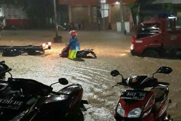 Banjir 1,5 Meter, Akses Jalur Pantura Putus