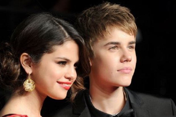 Selena Gomez dan Justin Bieber Tidak Malu Lagi Pamer Kemesraan