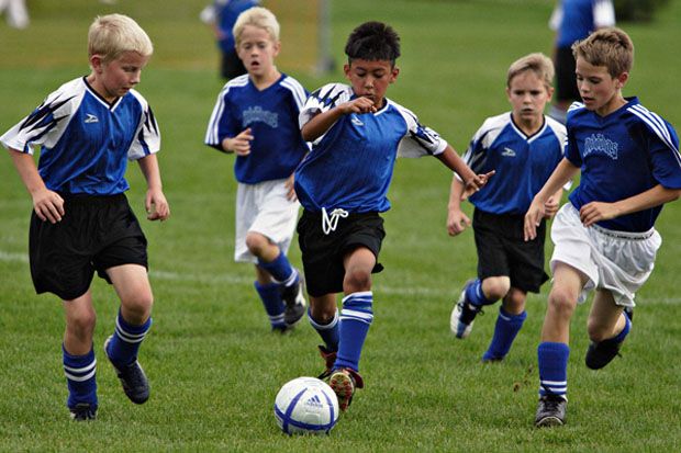 Ini Manfaat Kebiasaan Bermain Sepak Bola untuk Anak
