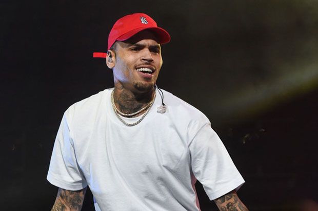 Chris Brown Ingin Tur Dunia Bareng, Rihanna Langsung Menolak