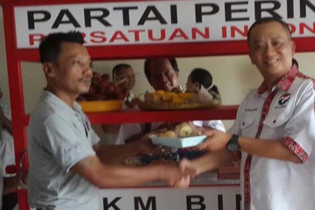 DPD Perindo Yogyakarta Berikan Bantuan Enam Gerobak