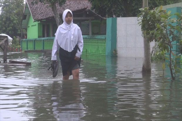 Hari Ketiga Banjir, Ratusan Rumah Warga Masih Terendam