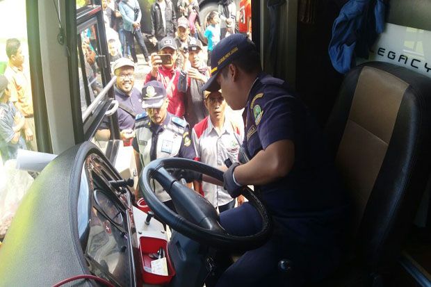 13 Bus Pariwisata di Lembang Diperiksa, 7 Bermasalah