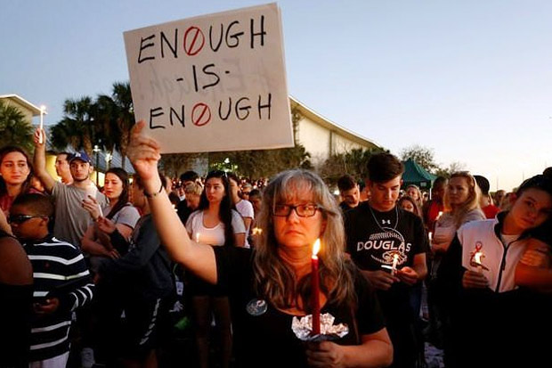 Emosional, Korban Penembakan Florida Tuntut UU Pengontrol Senjata