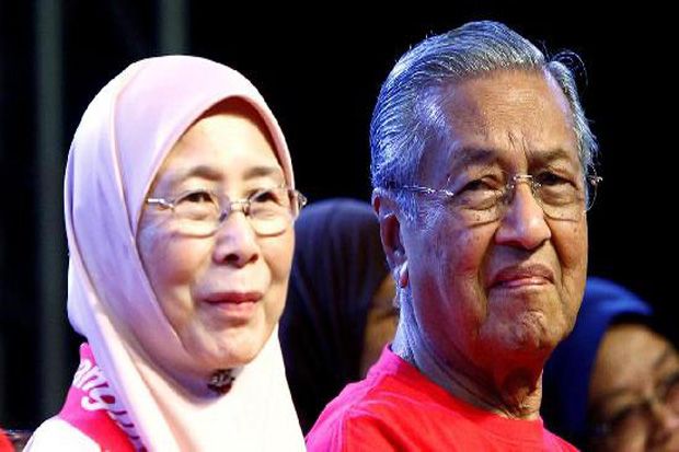Wan Azizah-Mahathir Bekerja Sama Tumbangkan PM Malaysia Najib Razak
