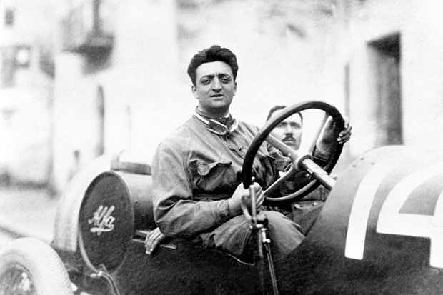 Pameran Fotografi Peringati 120 Tahun Kelahiran Enzo Ferrari