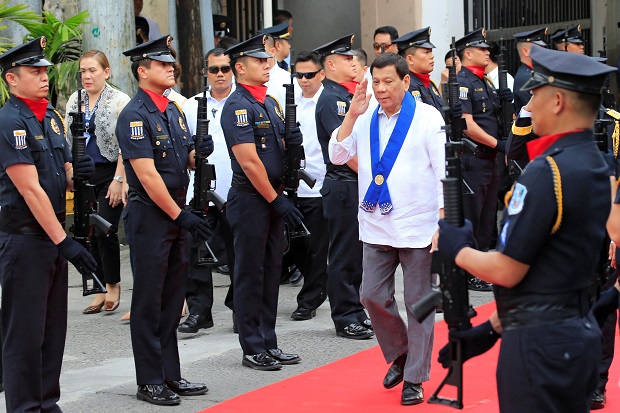 AS Sebut Duterte Ancaman bagi Demokrasi, Filipina Kesal