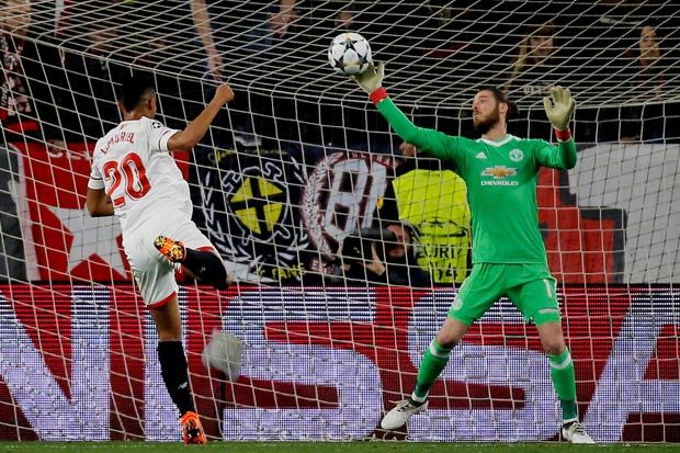 Babak I: Kiper United Dikerjai Sevilla,  Roma di Atas Angin