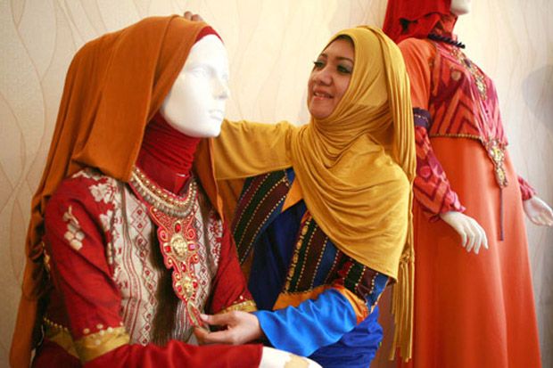 Desainer Busana Muslim Bersama Sejawat Gebrak London