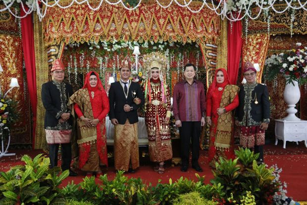 HT Hadiri Pernikahan Keluarga Partai Perindo Bengkulu