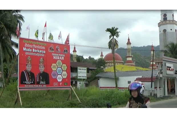 Satpol PP Diminta Segera Turunkan Paksa Baliho Paslon di Aceh Selatan