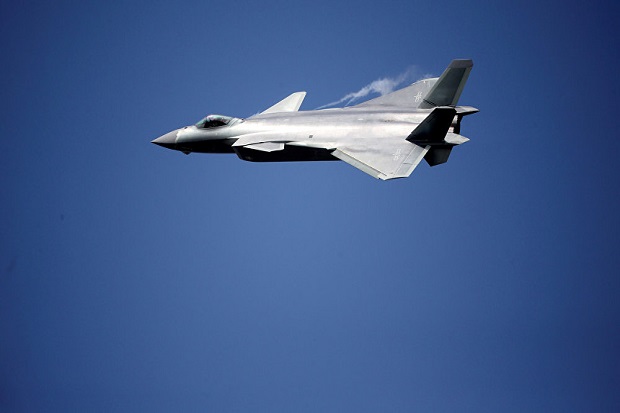 Sebut AS Ancaman, Jet Tempur J-20 Gabung Pasukan Tempur China