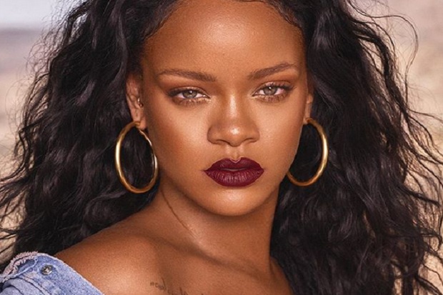 Rihanna Geluti Bisnis Pakaian Dalam