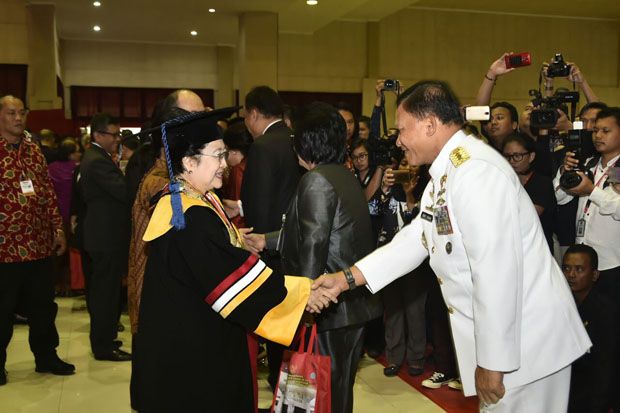 Dapat Gelar Doktor HC, Megawati Minta GBHN Dihidupkan Kembali