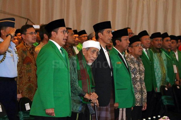 Usai Hadiri Pernikahan Cucu Mbah Moen, Jokowi dan Rommy Bahas Ini