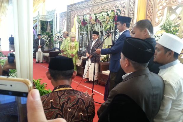 Jokowi Hadiri Pernikahan 2 Cucu Mbah Moen di Ponpes Kempek Cirebon