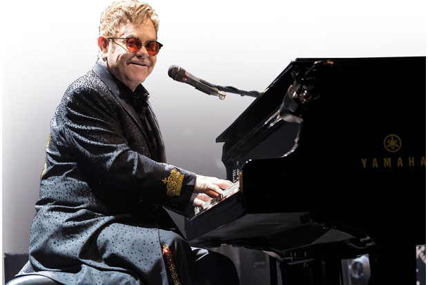 Elton John, Musisi Triliuner yang Dermawan