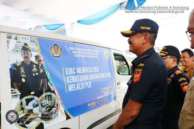 Bea Cukai Bandung Launching Penyerahan Bahan Baku PLB IKM