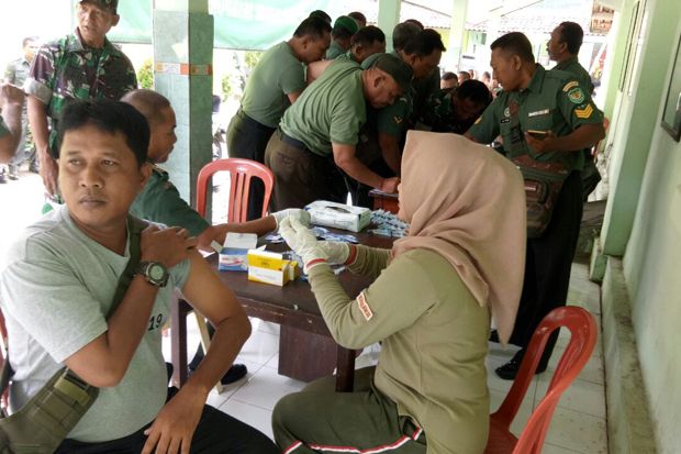 Cegah Penularan Hepatitis B, 100 Prajurit TNI Divaksin