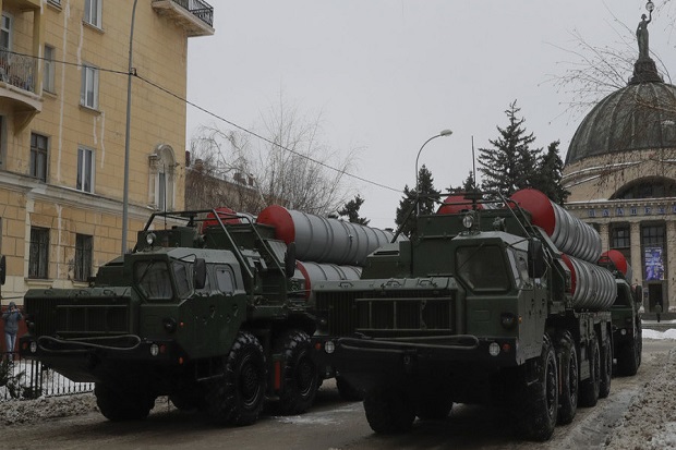 Rusia Percepat Pengiriman Sistem Rudal S-400 ke Turki