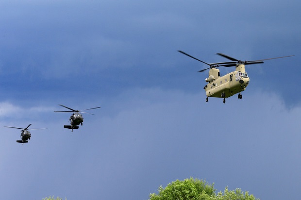 Helikopter Militer AS Pembawa 7 Pasukan Jatuh di Irak