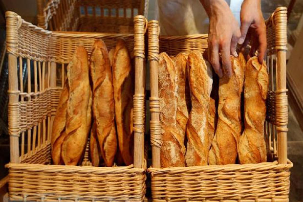Pedagang Roti Didenda Karena Jual Roti Tiap Hari