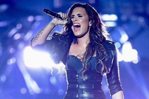 Demi Lovato Bantu Ibunya Mengatasi Masalah Kesehatan Mental