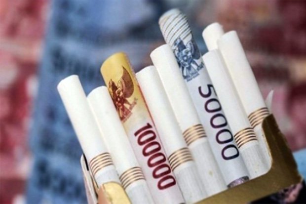 Ekonom: Somasi pada Produsen Rokok Salah Salah Kaprah