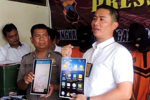 Polisi Buru 30 Pengemudi Taksi Online Palsu di Semarang