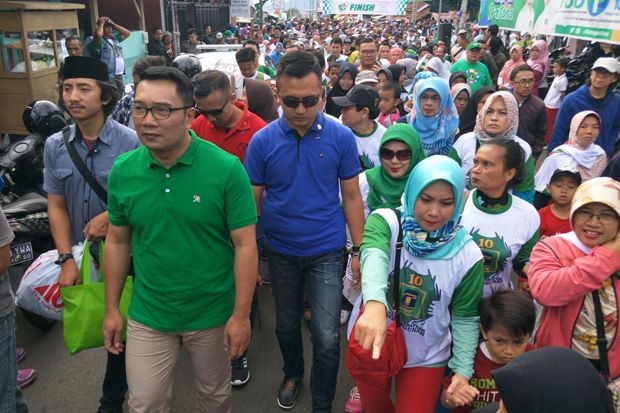 Ridwan Kamil Jalan Santai Bersama Warga Kuningan