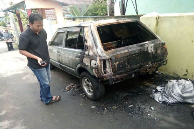 Geger! Mobil Milik Pensiunan PT KS Dibakar Orang Misterius