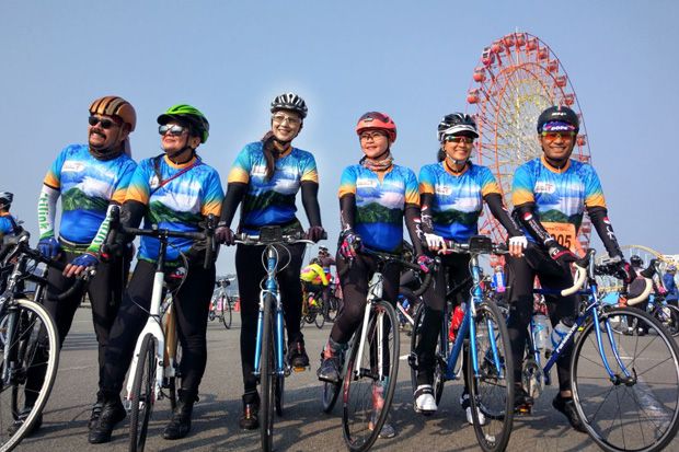 Bersepeda 63 Km, Dua Mantan Menteri Promosi Wisata RI di Jepang