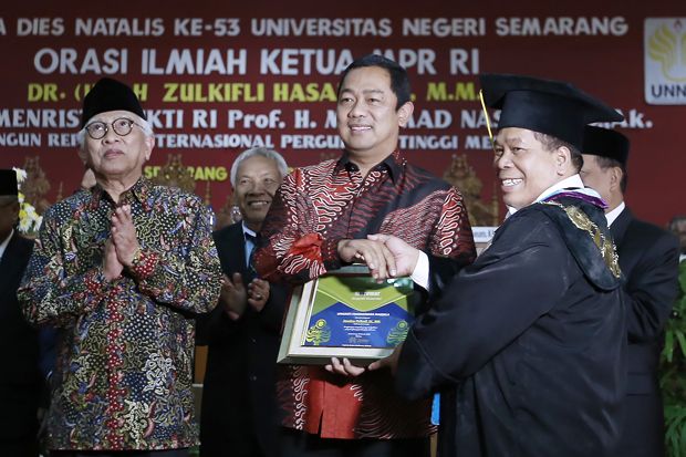 Wali Kota Semarang Raih Penghargaan Upakarti Prabaswara Mandala