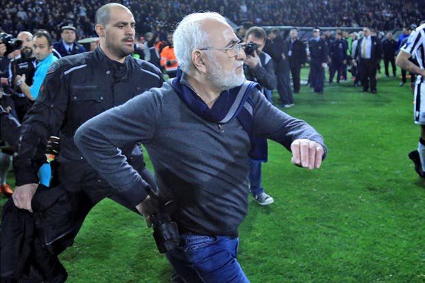 Pamer Pistol di Lapangan, Bos PAOK Dihukum Tiga Tahun