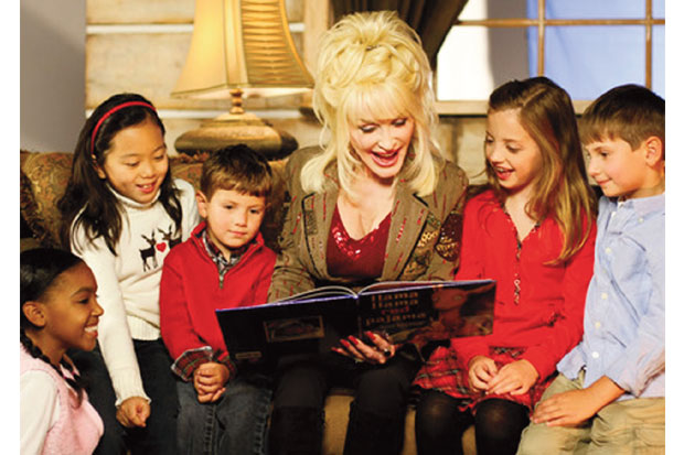 Dolly Parton Dirikan Perpustakaan untuk Kenang sang Ayah