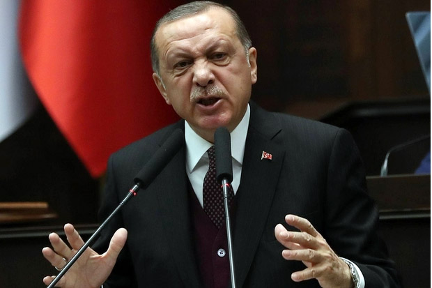 Macron Ingin Mediasi Turki-Kurdi, Erdogan: Siapa Anda!