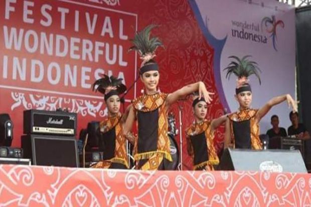 Menarik Turis Negeri Tetangga Lewat Festival Crossborder Sanggau