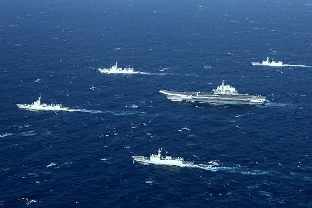 Pamer Kuat 40 Kapal Perang China dan Kapal Induk AS di Laut China Selatan