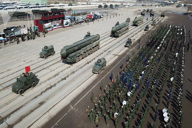 Rusia Siap Pamerkan Su-57 hingga Terminator dalam Parade Militer